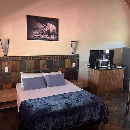 Lagai Roi Guesthouse Boshoek 외부 사진